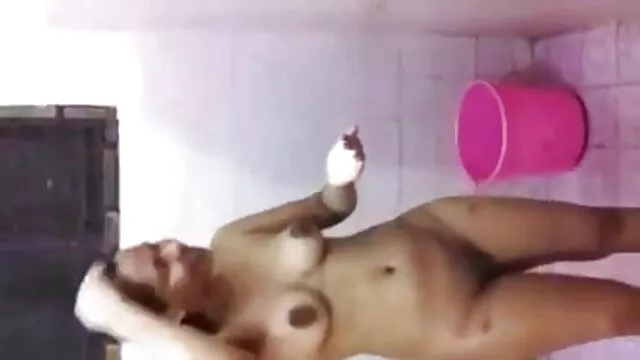 माताओं की कास्टिंग - लुडा फुल मूवी सेक्सी पिक्चर (51 वर्ष)