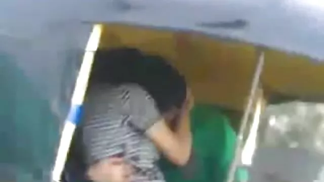 लारा खुद को अच्छी तरह से चोदने के लिए गुलाबी प्लेड को खो वीडियो में सेक्सी पिक्चर मूवी देता है