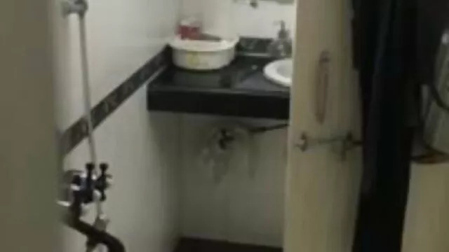 मादा उसके छोटे से भोजपुरी सेक्सी पिक्चर मूवी लंड को नजरअंदाज करती है